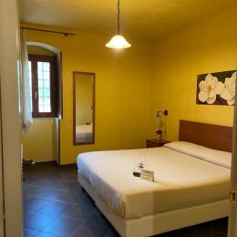 villa-bedroom