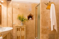 Villa Le Chiarne 11 Bathrooms